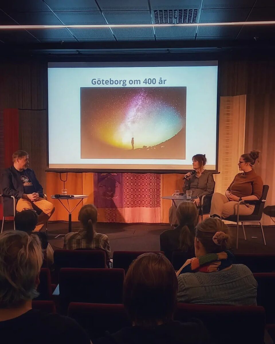 Lupina Ojala, Susanna Björnberg och Patrik Centerwall i samtal om fantasy och science fiction.